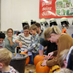 20251025Kürbisschnitzen0025