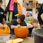 20251025Kürbisschnitzen0027