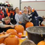 20251025Kürbisschnitzen0061