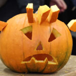 20251025Kürbisschnitzen0100